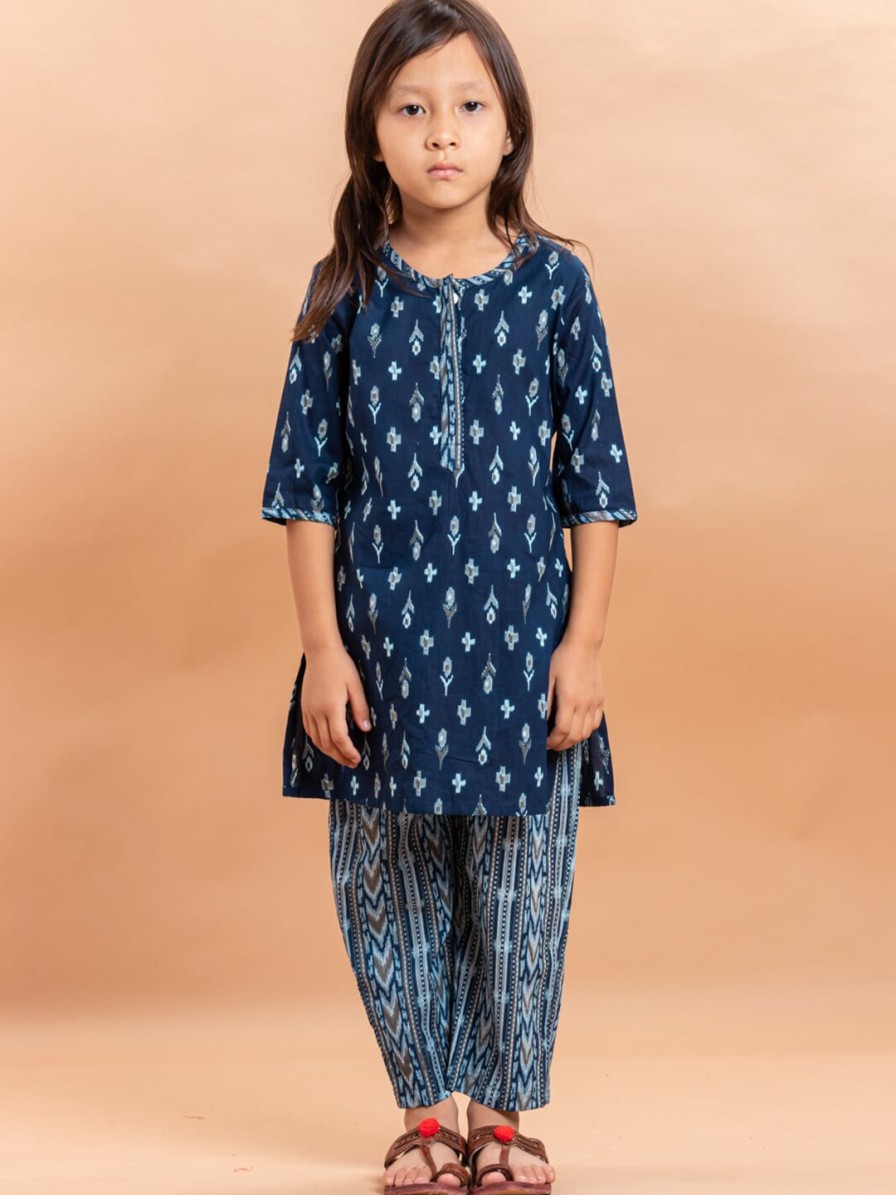 Kids Sangria Kurta Sets | Buy Sangria Girls Ethnic Motifs Printed Pure Cotton Straight Kurta With Trousers - Apparel For Girls